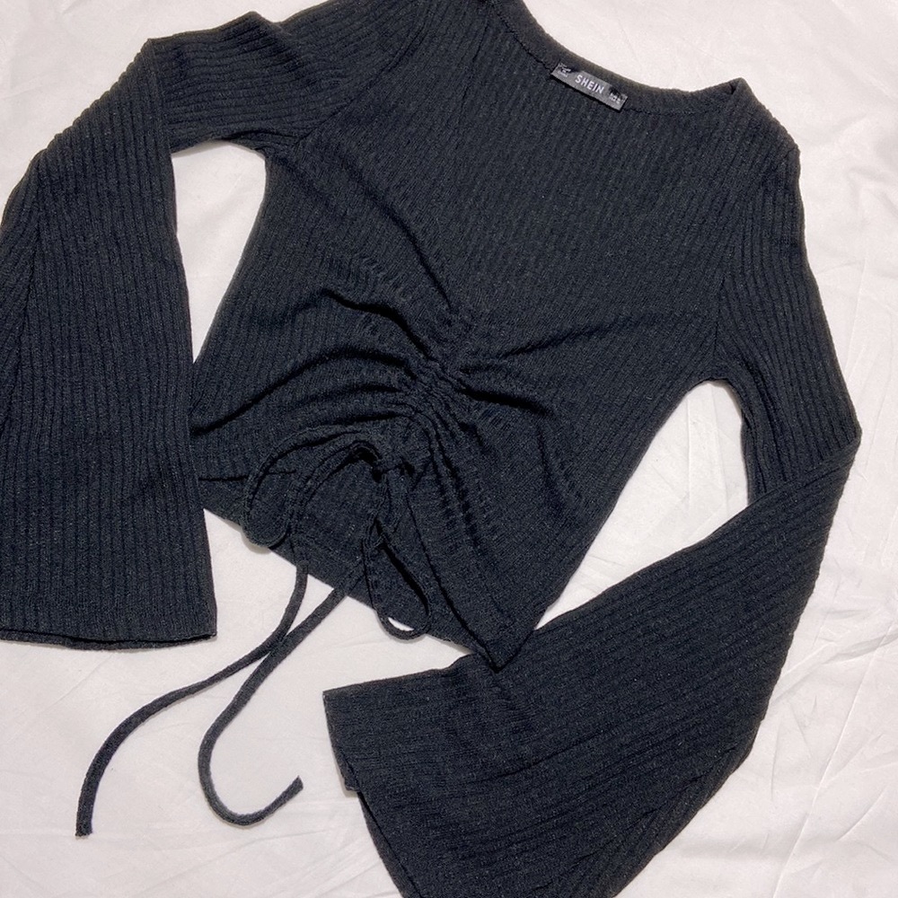 SHEIN Bell Sleeve Sweater. Black. Medium - Picture 2 of 8